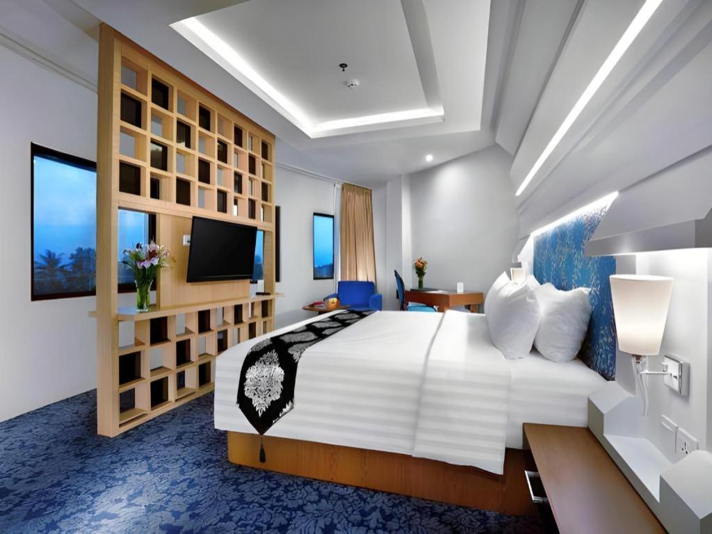 Ck Tanjungpinang Hotel And Convention Centre Exterior foto