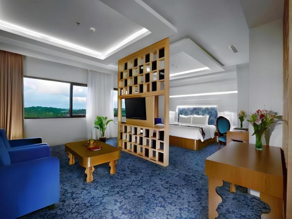 Ck Tanjungpinang Hotel And Convention Centre Exterior foto