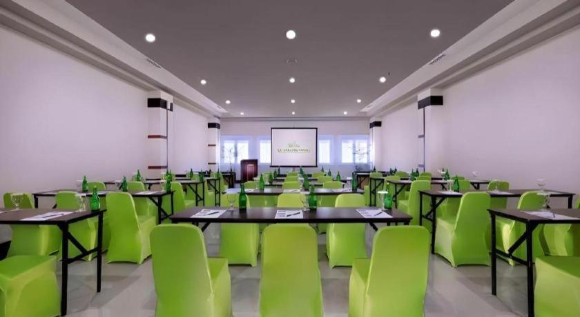 Ck Tanjungpinang Hotel And Convention Centre Exterior foto