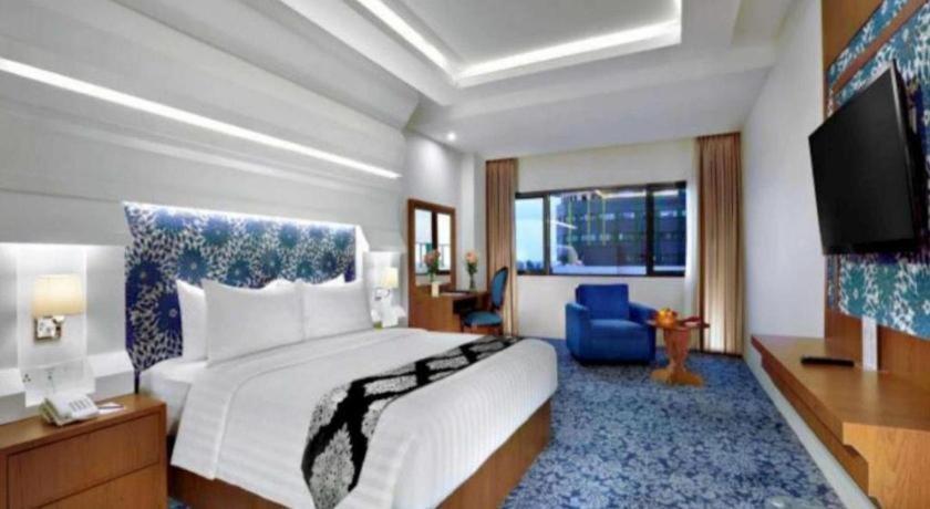 Ck Tanjungpinang Hotel And Convention Centre Exterior foto